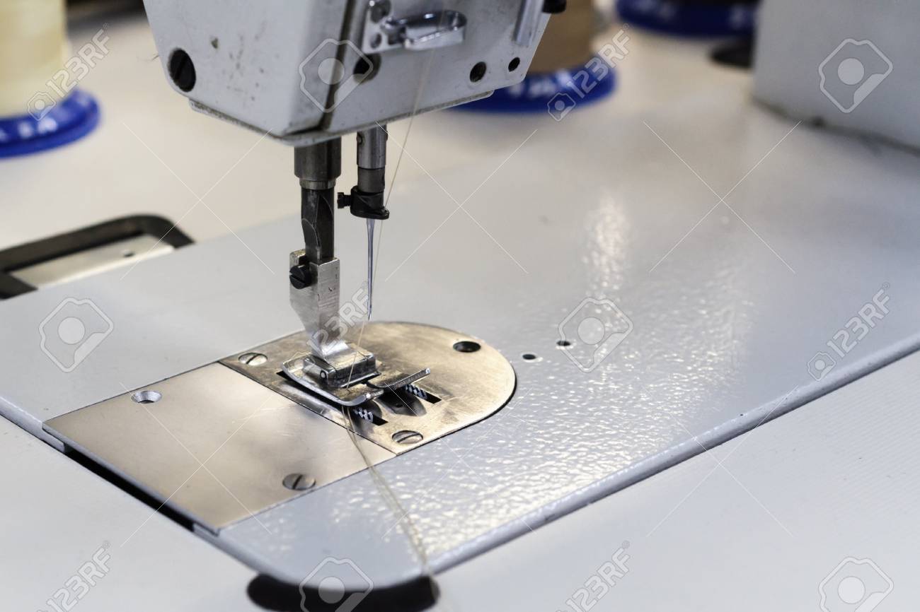 Máquina De Coser Para Coser Zapatos. Fotos, Retratos, Imágenes Y Fotografía De Archivo Libres De Image 80919644.