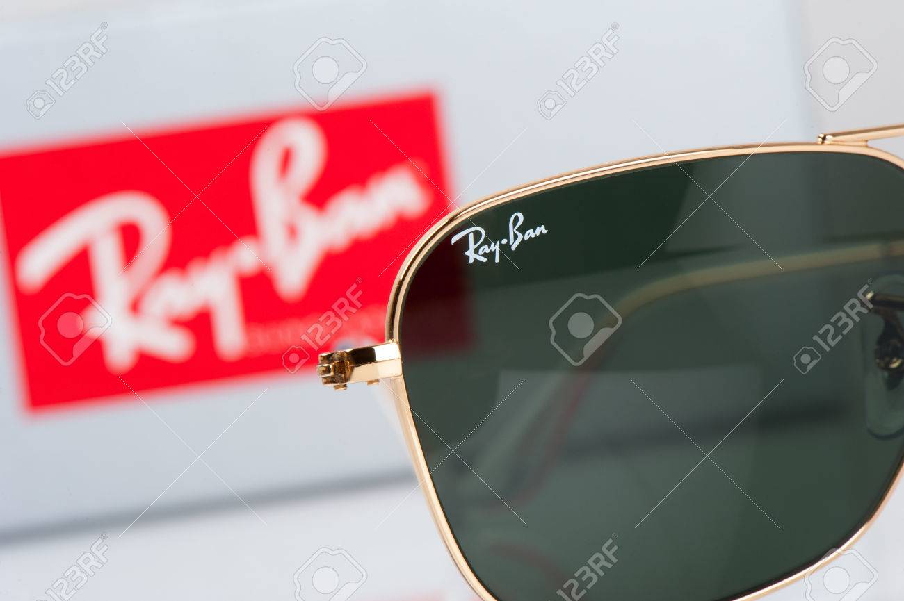 ray ban caravan red