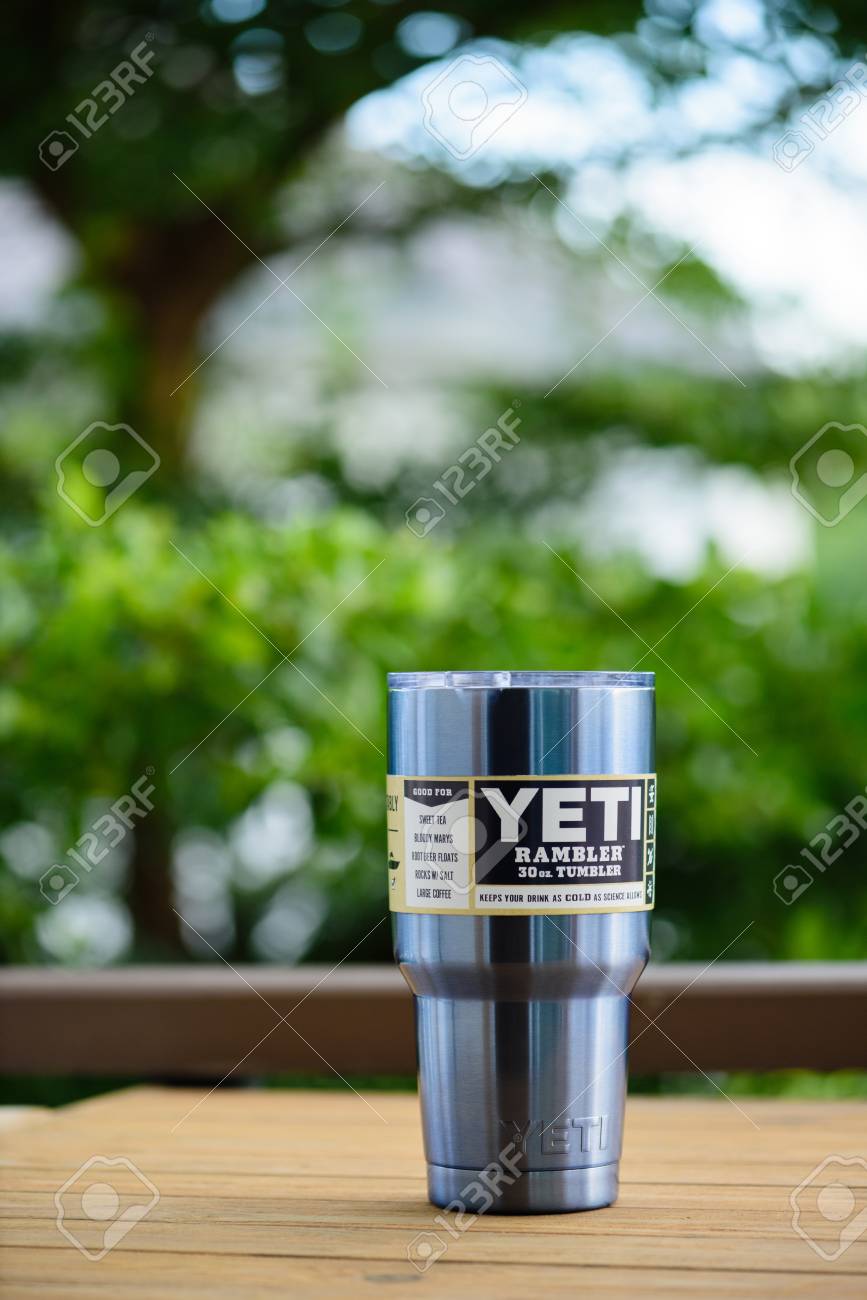 yeti 28 oz tumbler