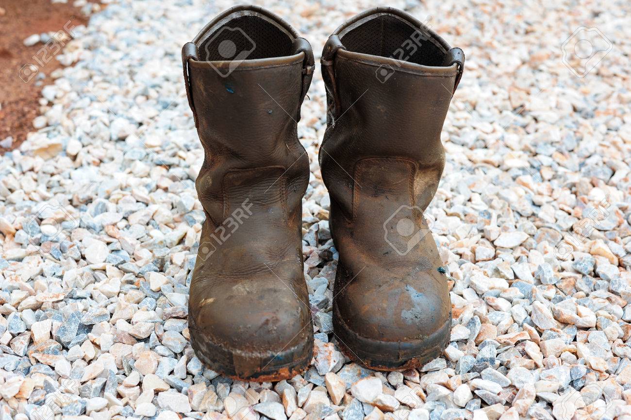 cowboy boots with shoelaces
