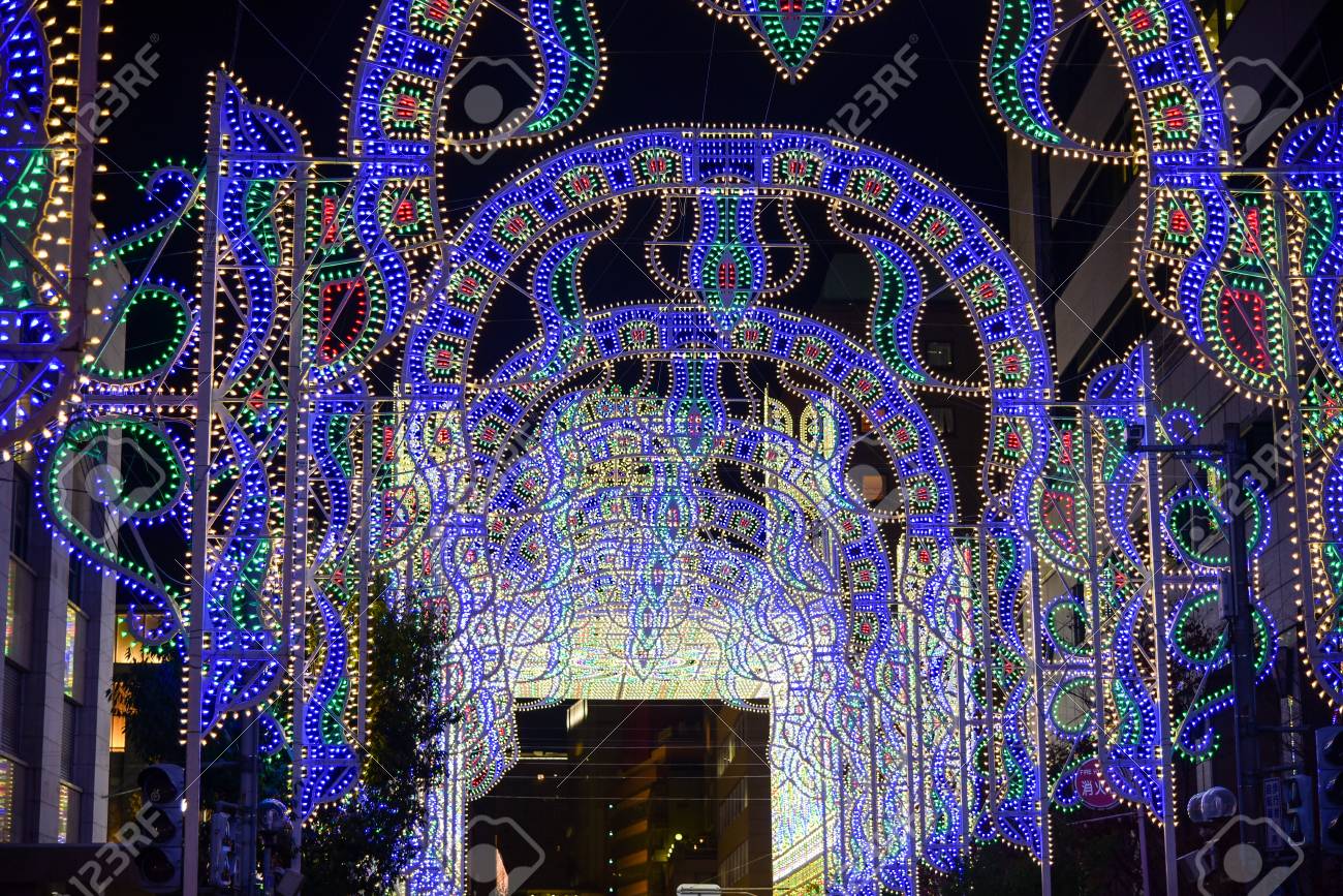 神戸市 16 年 12 月 9 日 神戸ルミナリエは その年の阪神大震災を記念して 1995 年から毎年 12 月に神戸市で開催された光祭りです の写真素材 画像素材 Image