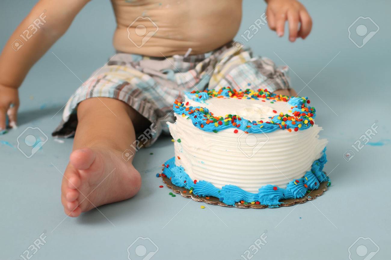 Bebe Gateau D Anniversaire Smash Banque D Images Et Photos Libres De Droits Image