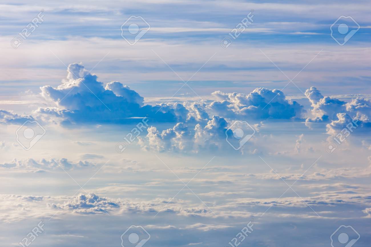 雲の上。雲が幻想的な背景の写真素材・画像素材 Image 43531105