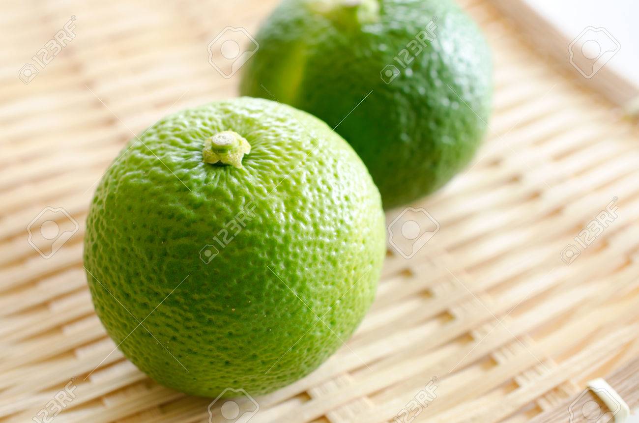 青柚子 の写真素材 画像素材 Image