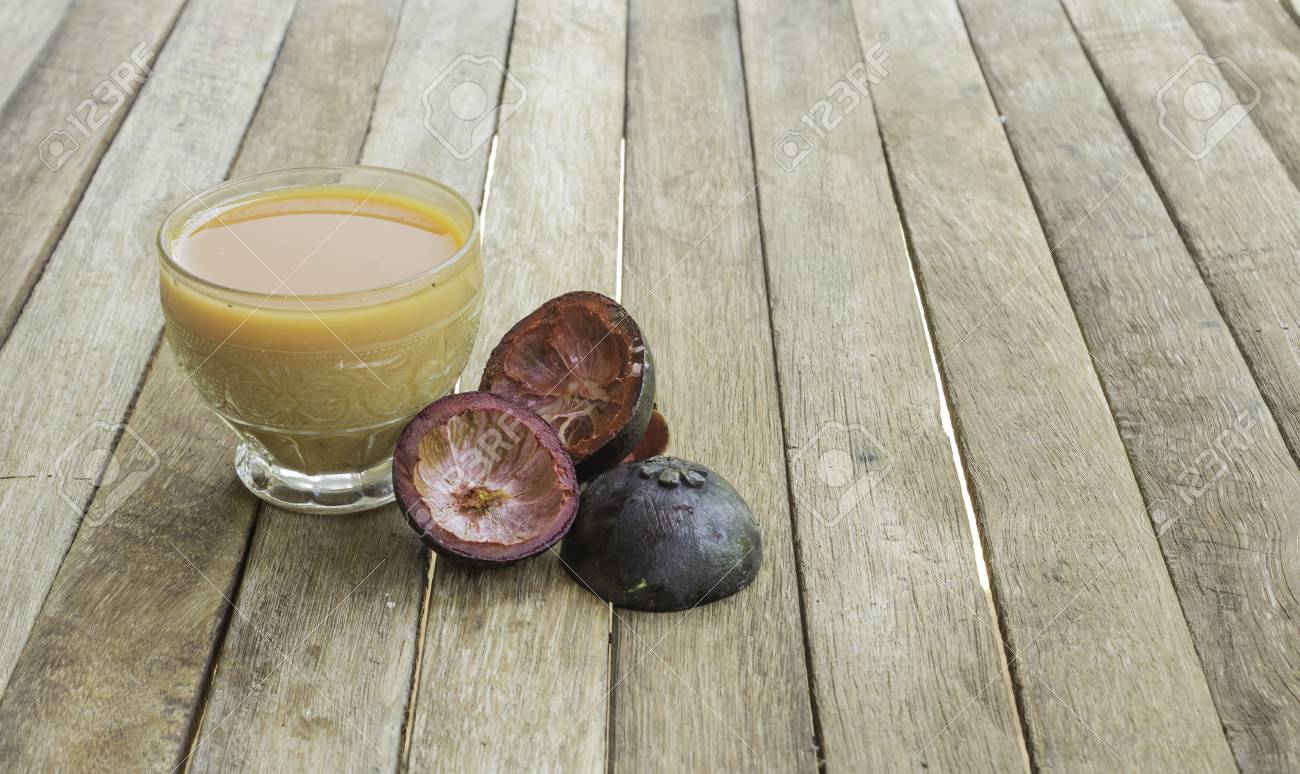 The Bark Of Mangosteen Has Astringent Flavoring Is Tannin Astringent Stock Photo Picture And Royalty Free Image Image 126789875