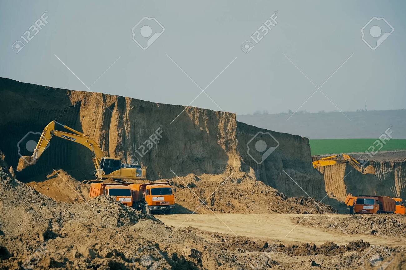 Moscow, Russia - November 22, 2019: Clay quarry for the extraction of clay for the production of bricks. - 143815551 Moscow, Russia - November 22, 2019: Clay quarry for the extraction of clay for the production of bricks. - 143815551