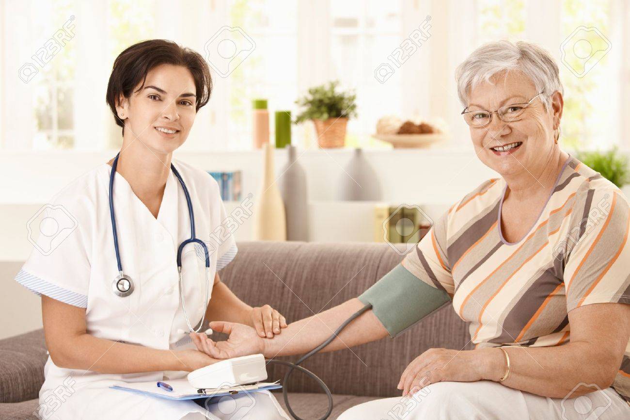 Estrecharme la mano y la presión arterial alta