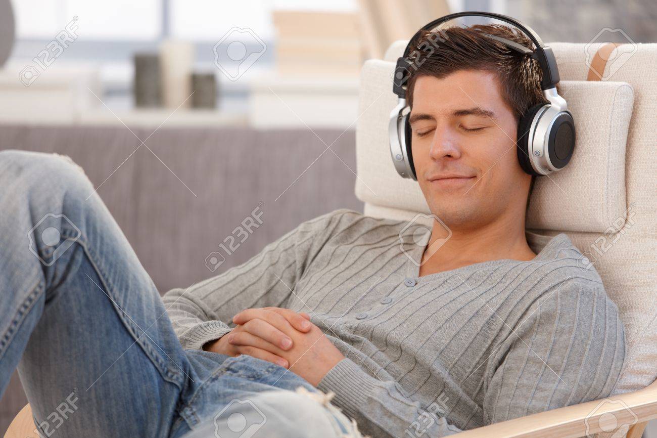 https://previews.123rf.com/images/nyul/nyul1012/nyul101200160/8398181-young-man-relaxing-with-headphones-listening-to-music-with-eyes-closed-smiling.jpg