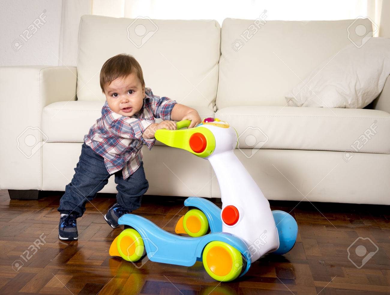 trotteur bébé premier pas