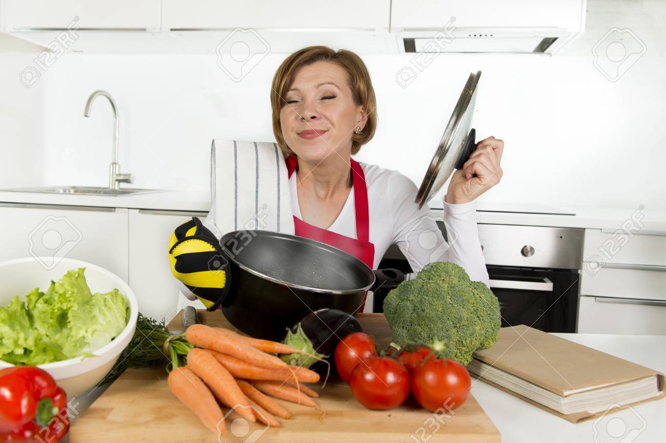 Domestic Kitchen Holding Cooking Pot