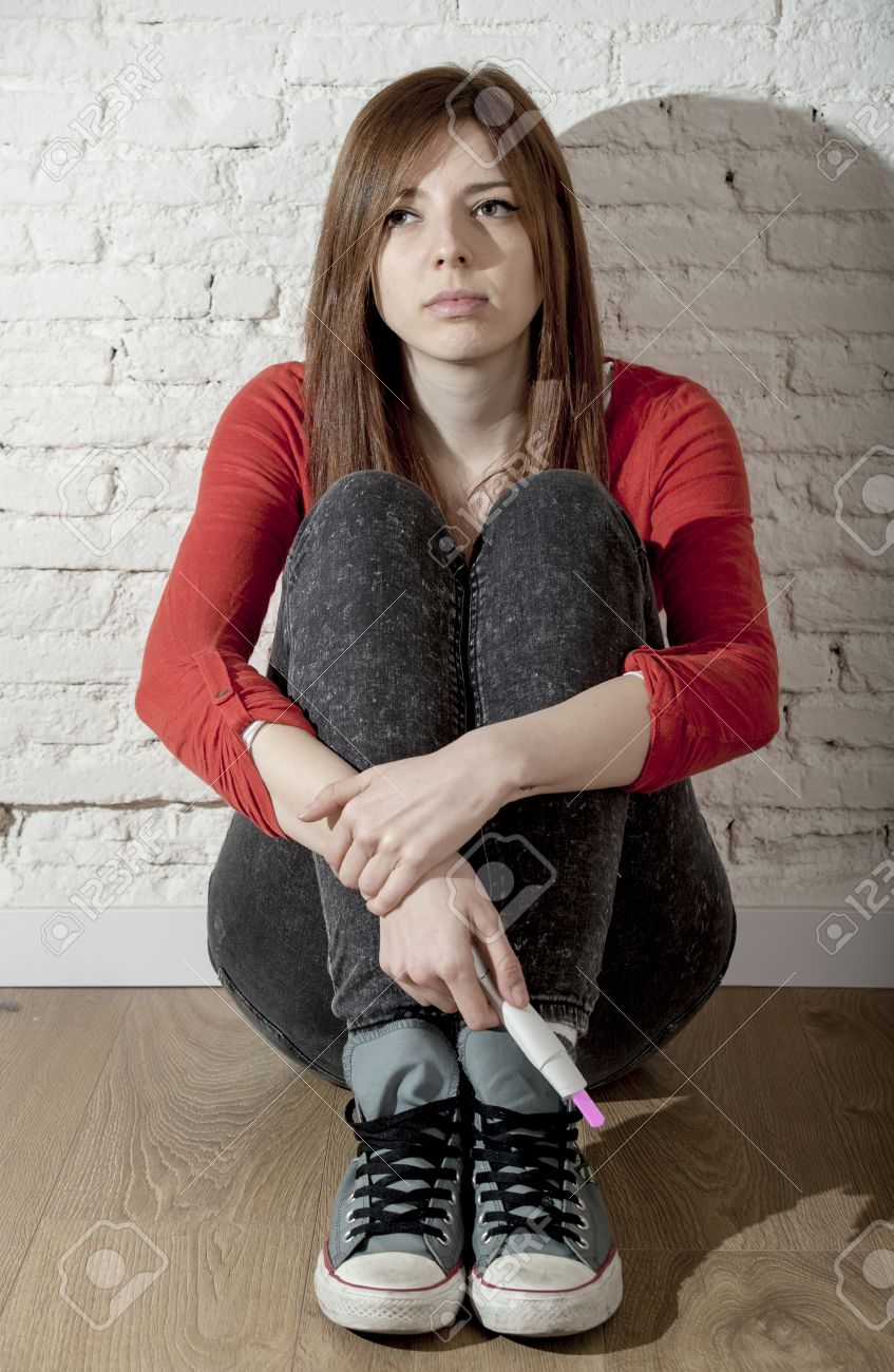 Junges Teenie Girl Wird Zerstört Junges Teenie Girl Wird Zerstört