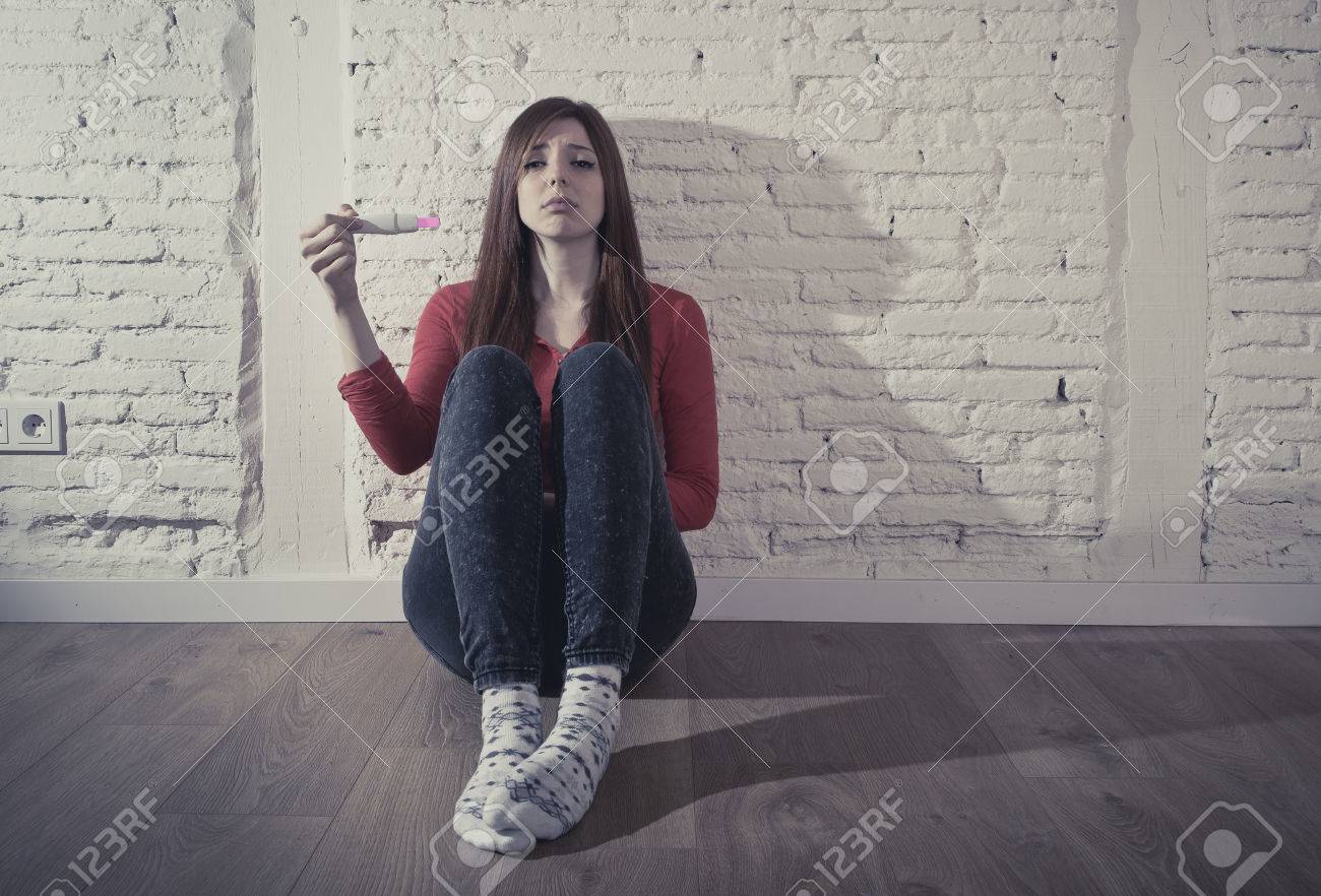 Junges Teenie Girl Wird Zerstört Junges Teenie Girl Wird Zerstört