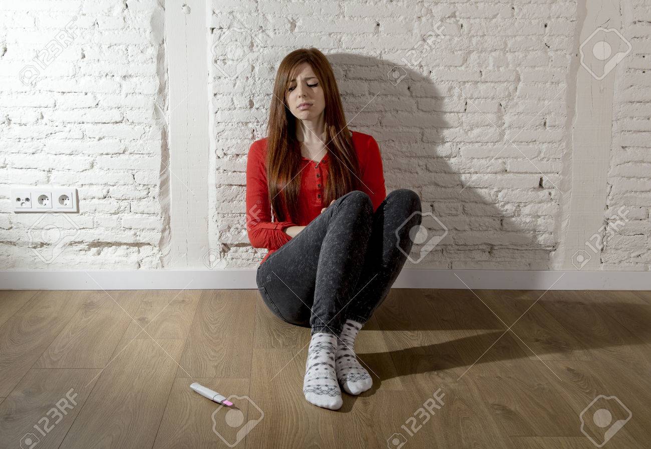 Junges Teenie Girl Wird Zerstört Junges Teenie Girl Wird Zerstört