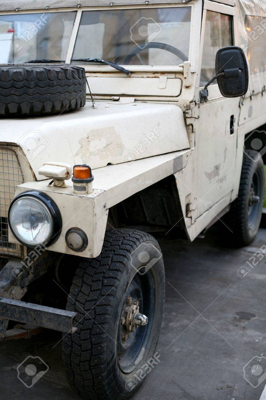 古い軍用車 オフロード車 の写真素材 画像素材 Image