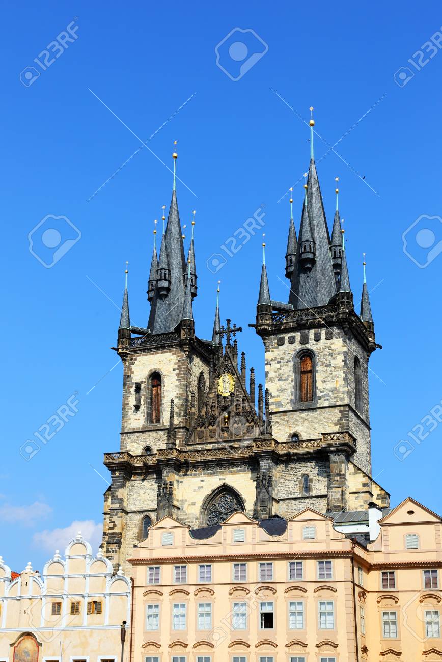 Kirche Der Mutter Gottes Vor Ta N Ist Eine Gotische Kirche Und Eine Dominierende Eigenschaft Der Alten Stadt Von Prag Lizenzfreie Fotos Bilder Und Stock Fotografie Image