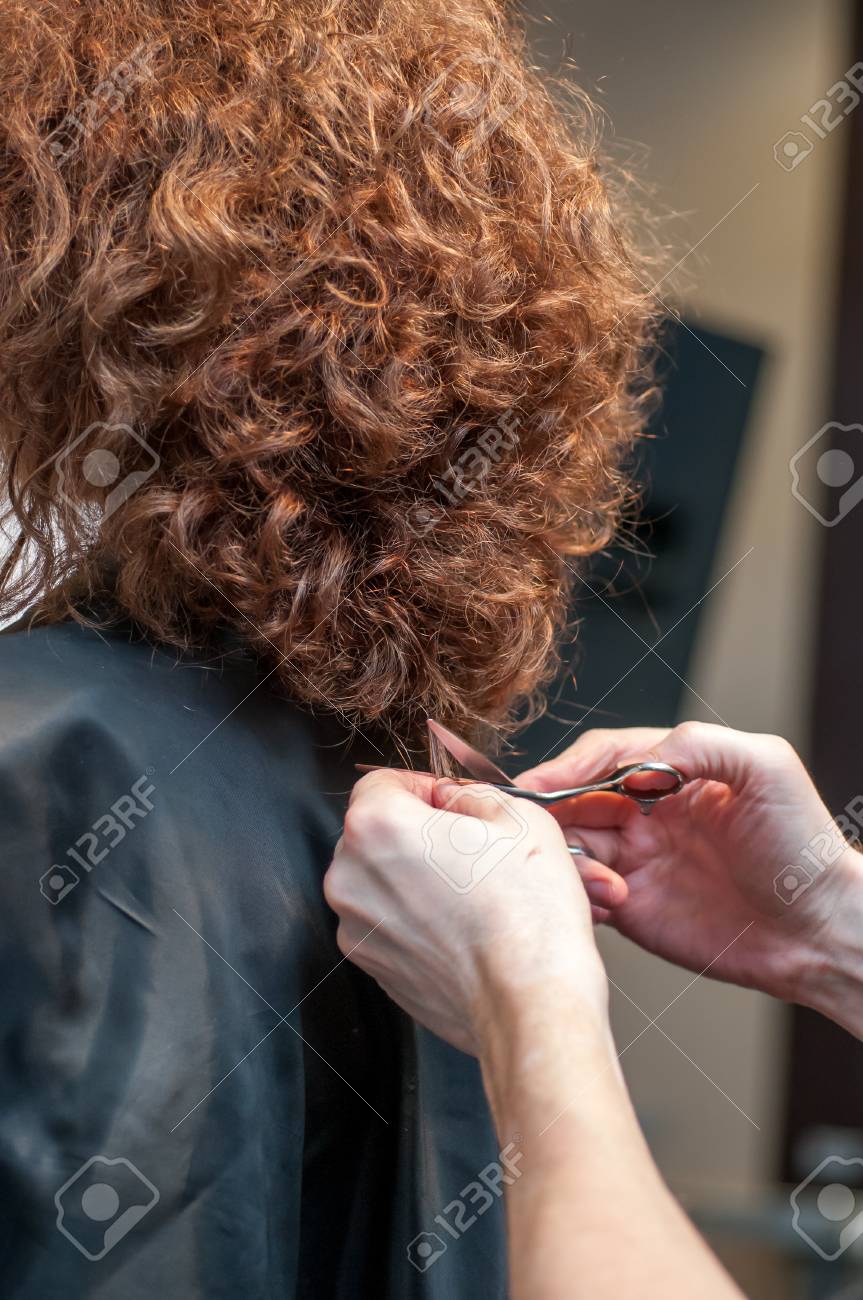Haircut Curly Hair On A Girl Model With Dark Hair By A Master