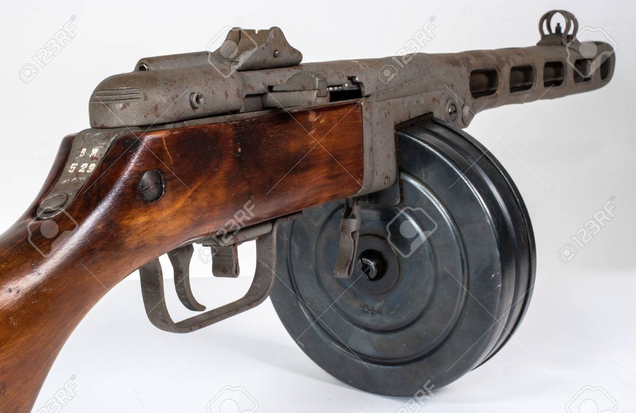 明るい背景に短機関銃 ppsh 41 ロイヤリティーフリーフォト