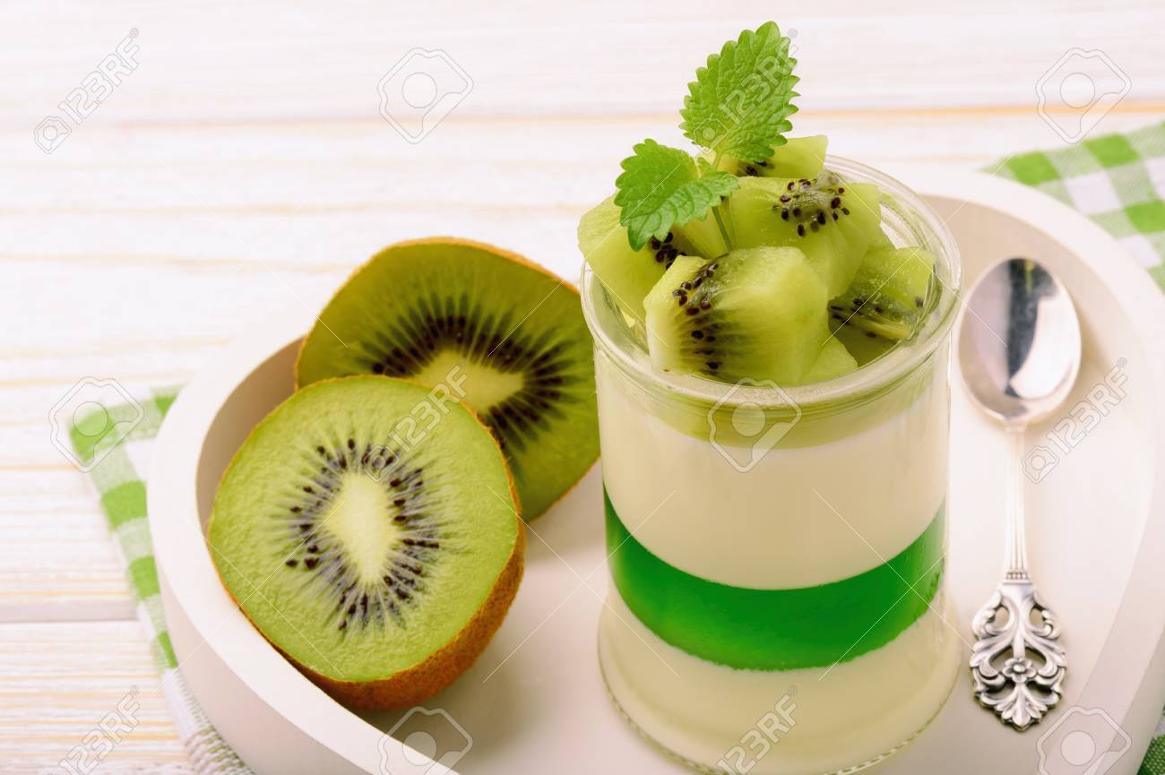 Panna Cotta cu kiwi