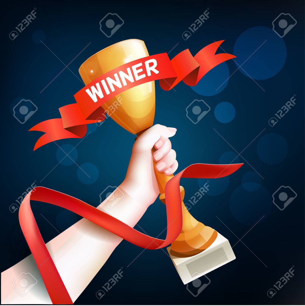 トロフィーを持っている手 赤い勝者リボンで優勝カップ イラスト のイラスト素材 ベクタ Image