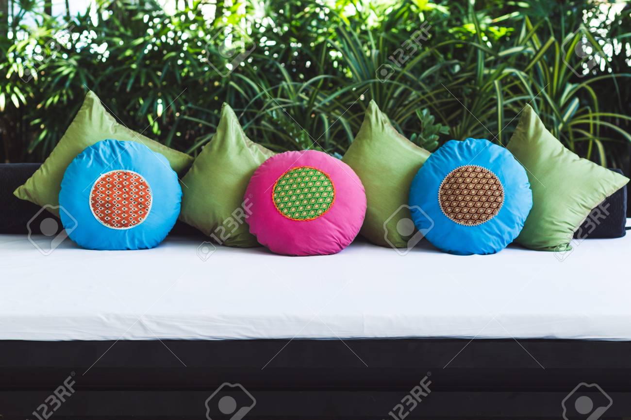 round pillows for sofa