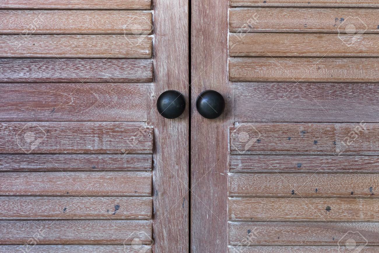 Vintage Door Knob On Wooden Antique Door Furniture Stock Photo Vintage door knob on wooden antique door furniture Stock Photo - 63446535 - Vintage Door Knob On Wooden Antique Door Furniture Stock Photo