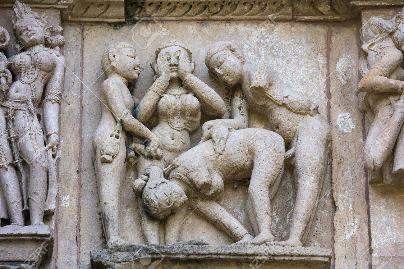 29859509-erotic-temple-in-khajuraho-madhya-pradesh-india-.jpg