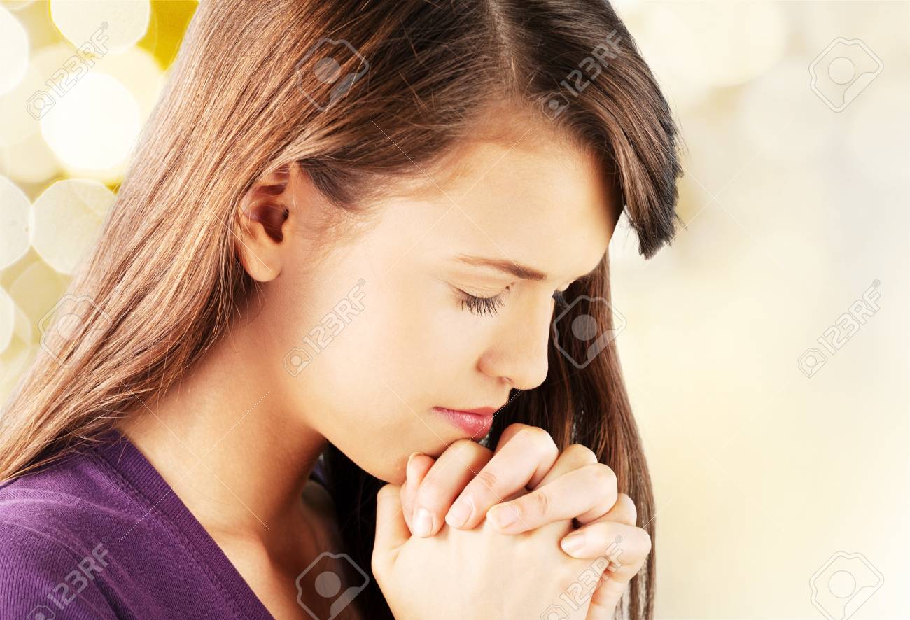 祈る女性 の写真素材 画像素材 Image