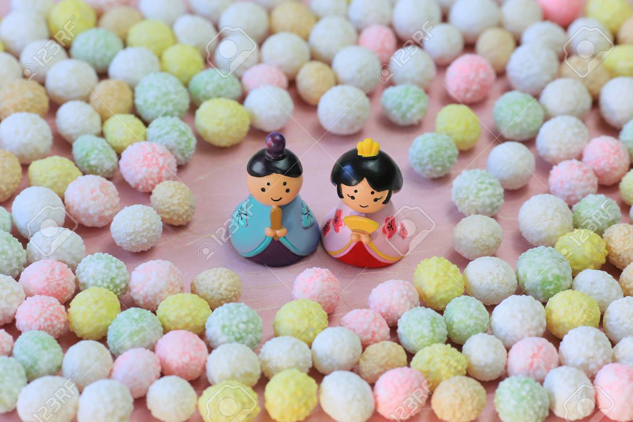 ひな祭りの和菓子 ひな祭り パステル ピンク色の背景で の写真素材 画像素材 Image 7345