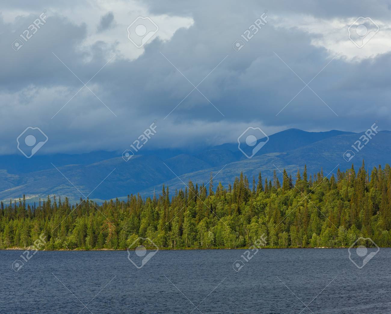 On which peninsula are the Khibiny mountains On which peninsula are the Khibiny mountains
