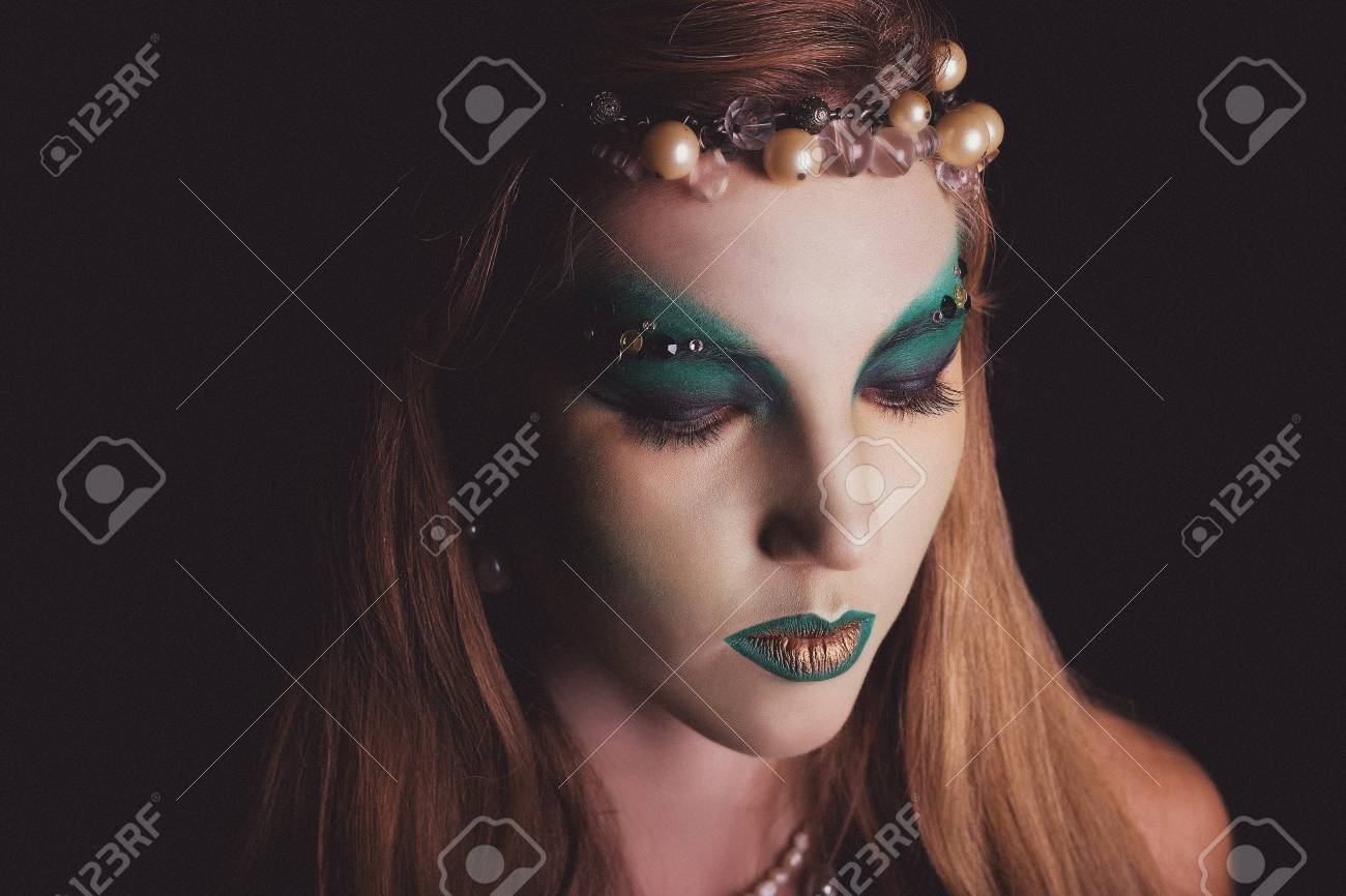 Gros Plan Portrait Dart Composent Sirène Verte Peinture Brillante