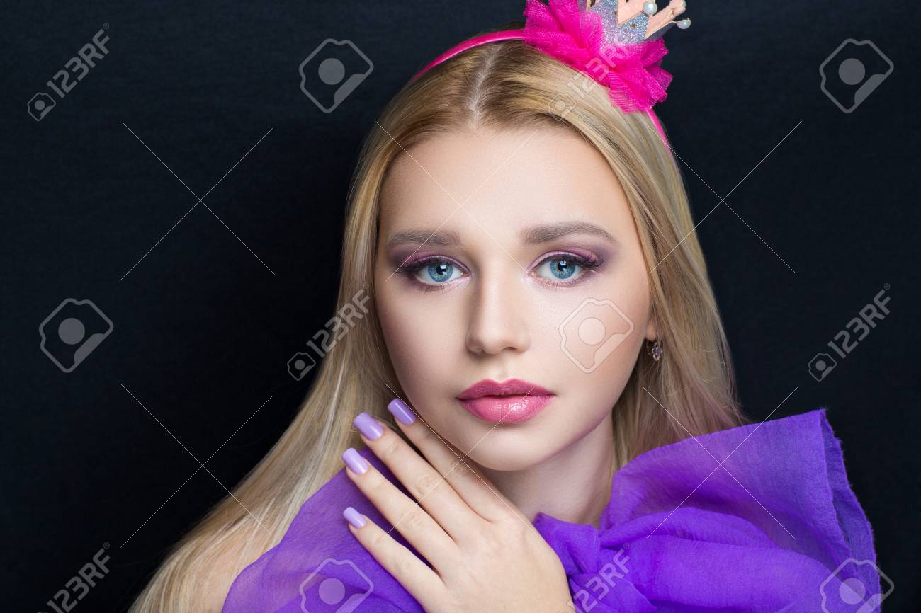 天使のような顔と美しいアクセサリー花大きなピンク色の生地の弓と魅力的な女の子 かなり若い女性セクシーな唇に笑顔完璧な形の茶色の眉毛目 肌テクスチャの影を作る 愚昧 の写真素材 画像素材 Image 天使のような顔と美しいアクセサリー花大きなピンク色の生地の弓と魅力的な女の子 かなり若い女性セクシーな唇に笑顔完璧な形の茶色の眉毛目 肌テクスチャの影を作る 愚昧 の写真素材 画像素材 Image