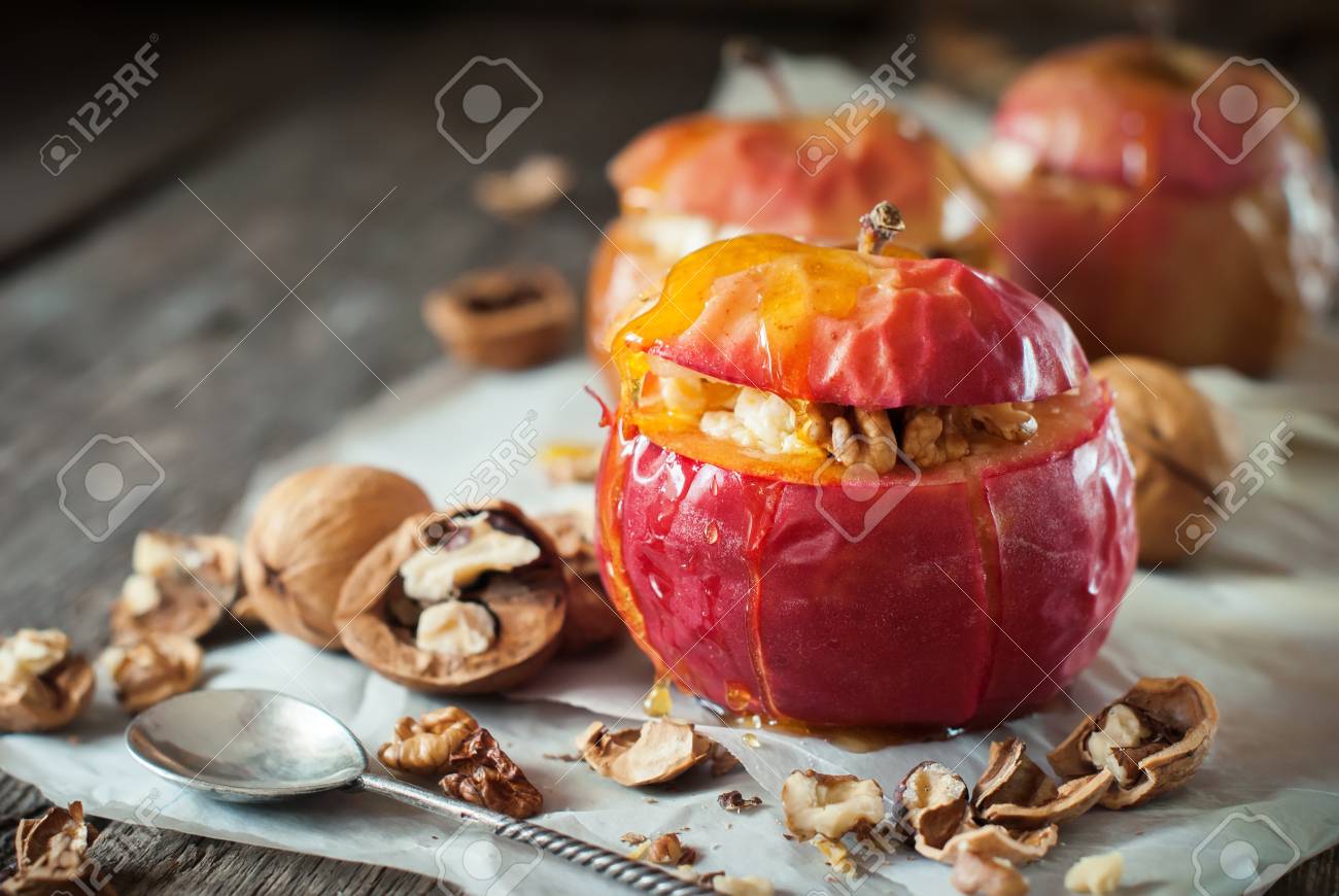 Baked apples with honey and cottage cheese - the original highlight of any table 99 Baked apples with honey and cottage cheese - the original highlight of any table 95