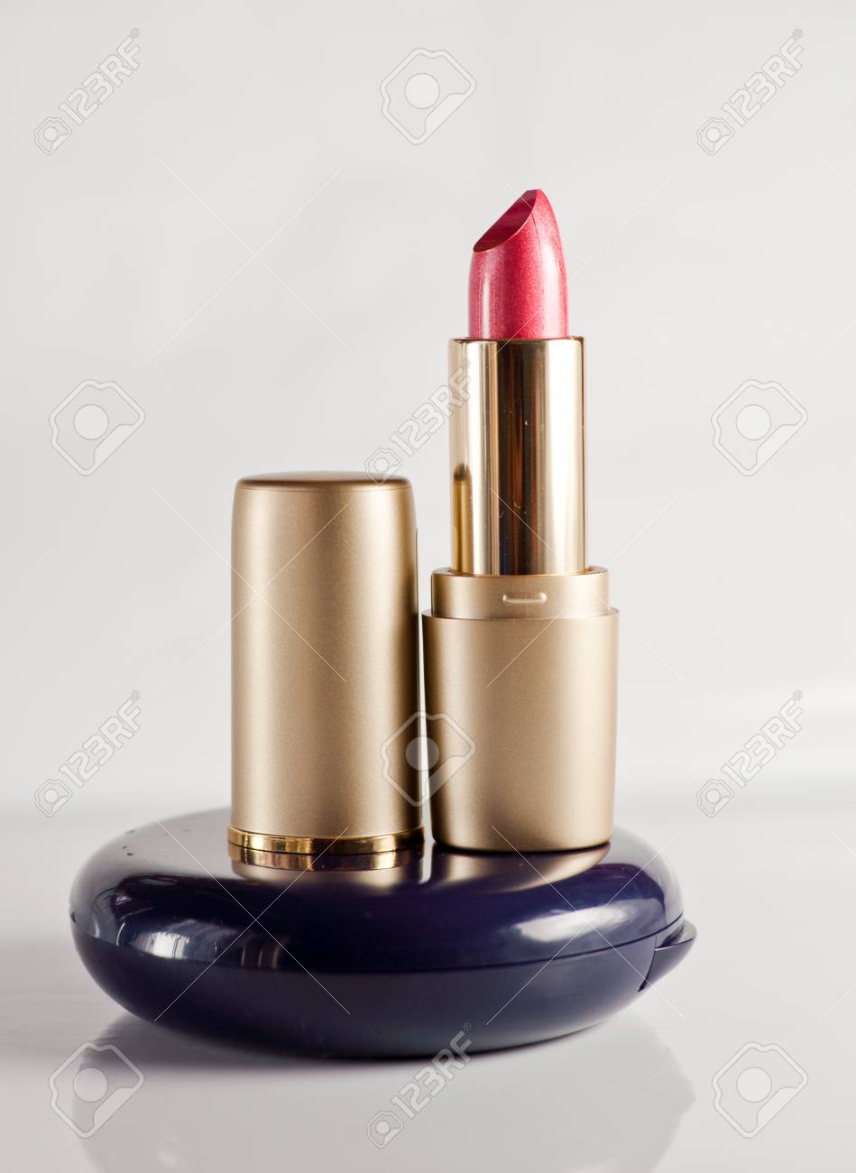 明るい背景にピンクのパール口紅 の写真素材 画像素材 Image 1156