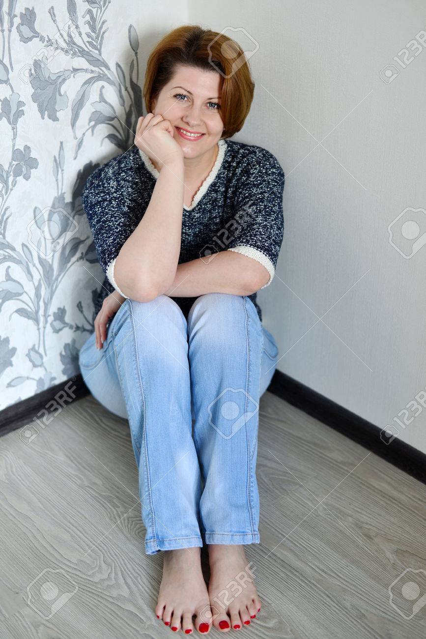 Mature Women Sited In The Floor Of His