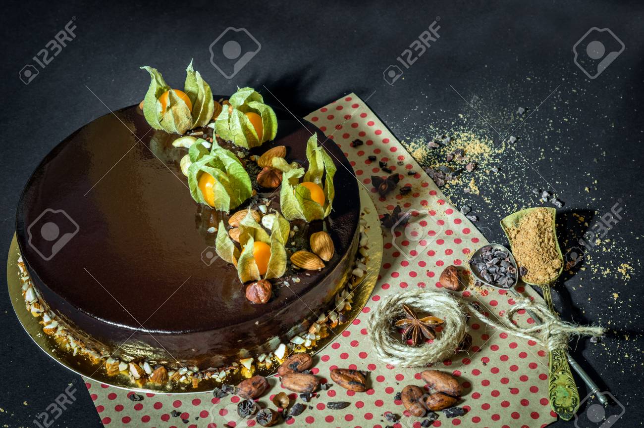 Anniversaire Mousse Au Chocolat Gateau Avec La Decoration Les