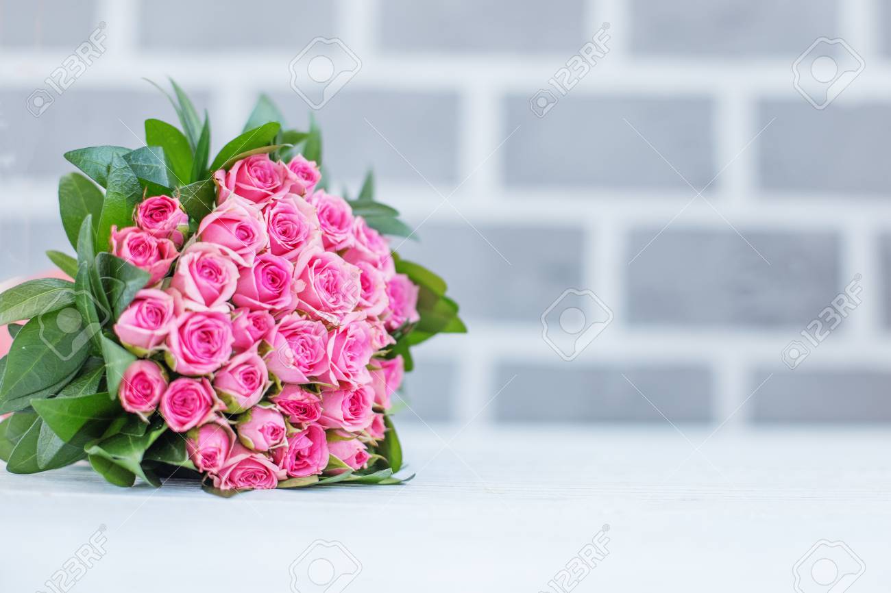 Beau Bouquet De Roses Pour Les Salutations Concept Joyeux Anniversaire 8 Mars Fete Des Meres Banque D Images Et Photos Libres De Droits Image Beau Bouquet De Roses Pour Les Salutations Concept Joyeux Anniversaire 8 Mars Fete Des Meres Banque D Images Et Photos Libres De Droits Image