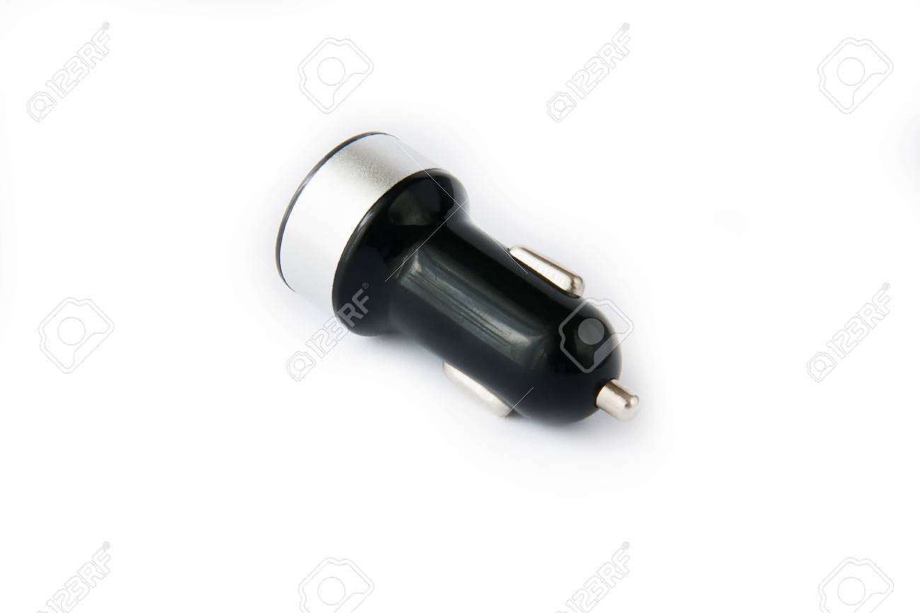 ブラックの Usb エレクトロニクス デバイス車充電器白で隔離 の写真素材 画像素材 Image