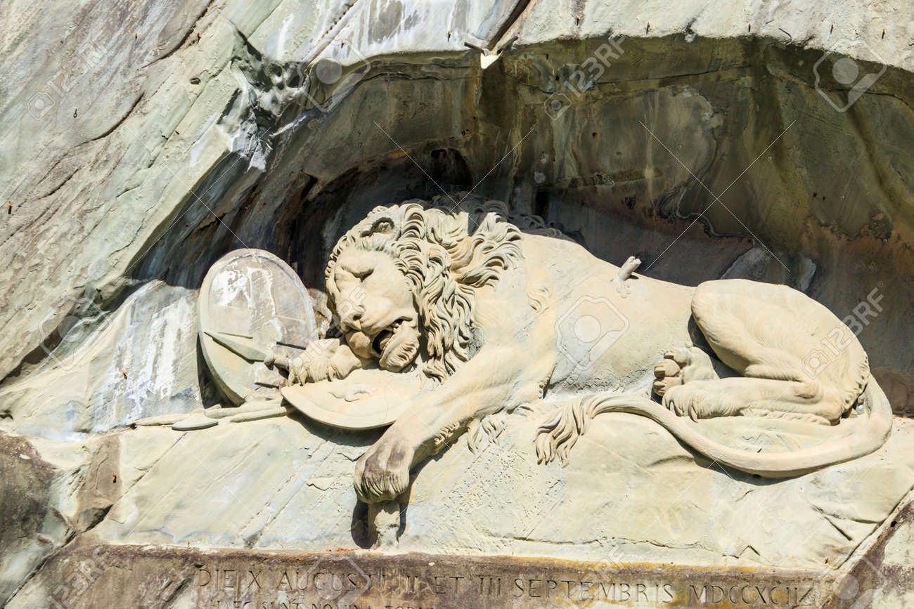 B級品 コンクリート製 ライオン壁飾り レリーフ像 横長 歪み反り 石像