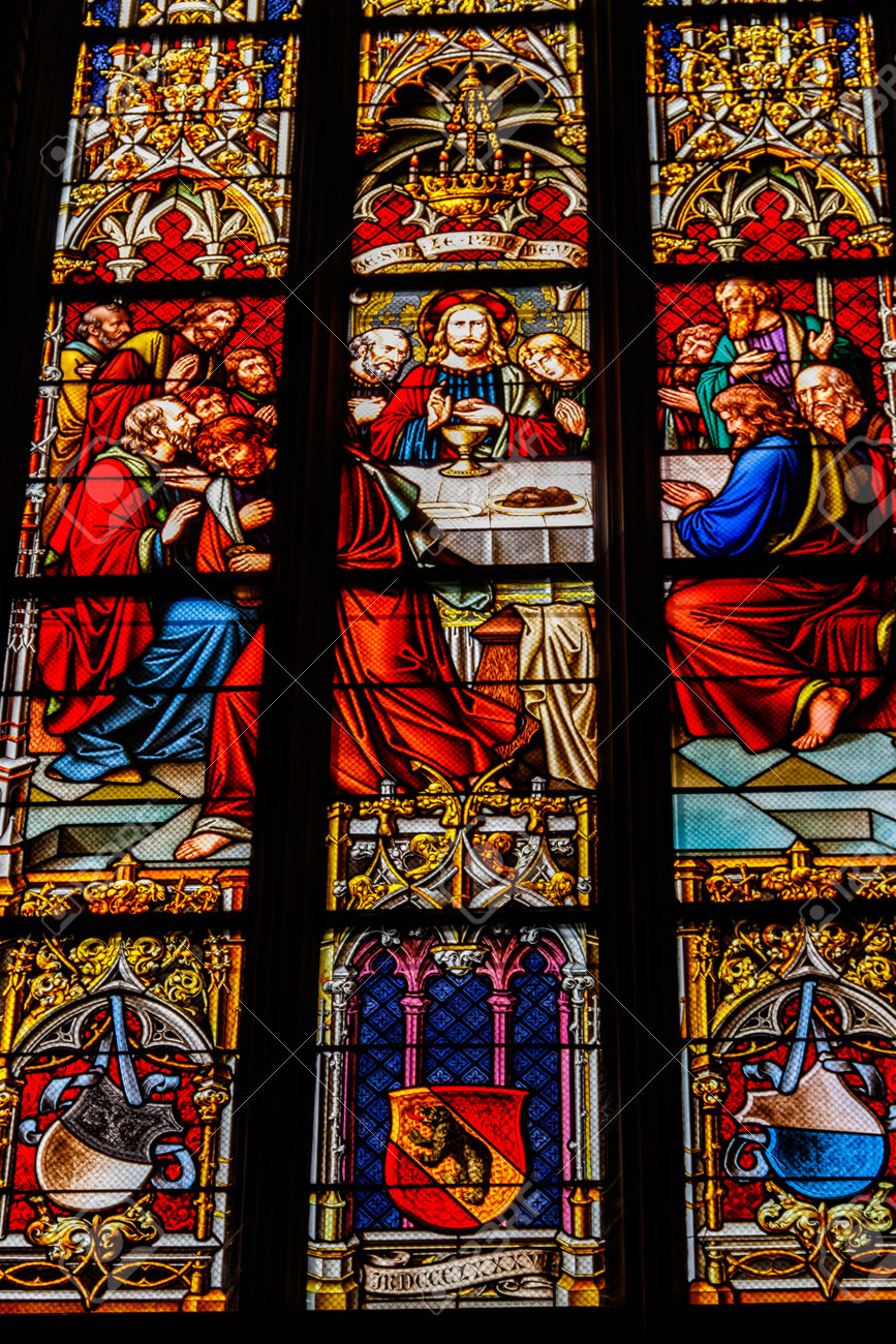 サンピエトロ大聖堂のステンドグラスの窓、ジュネーブ、スイスの写真