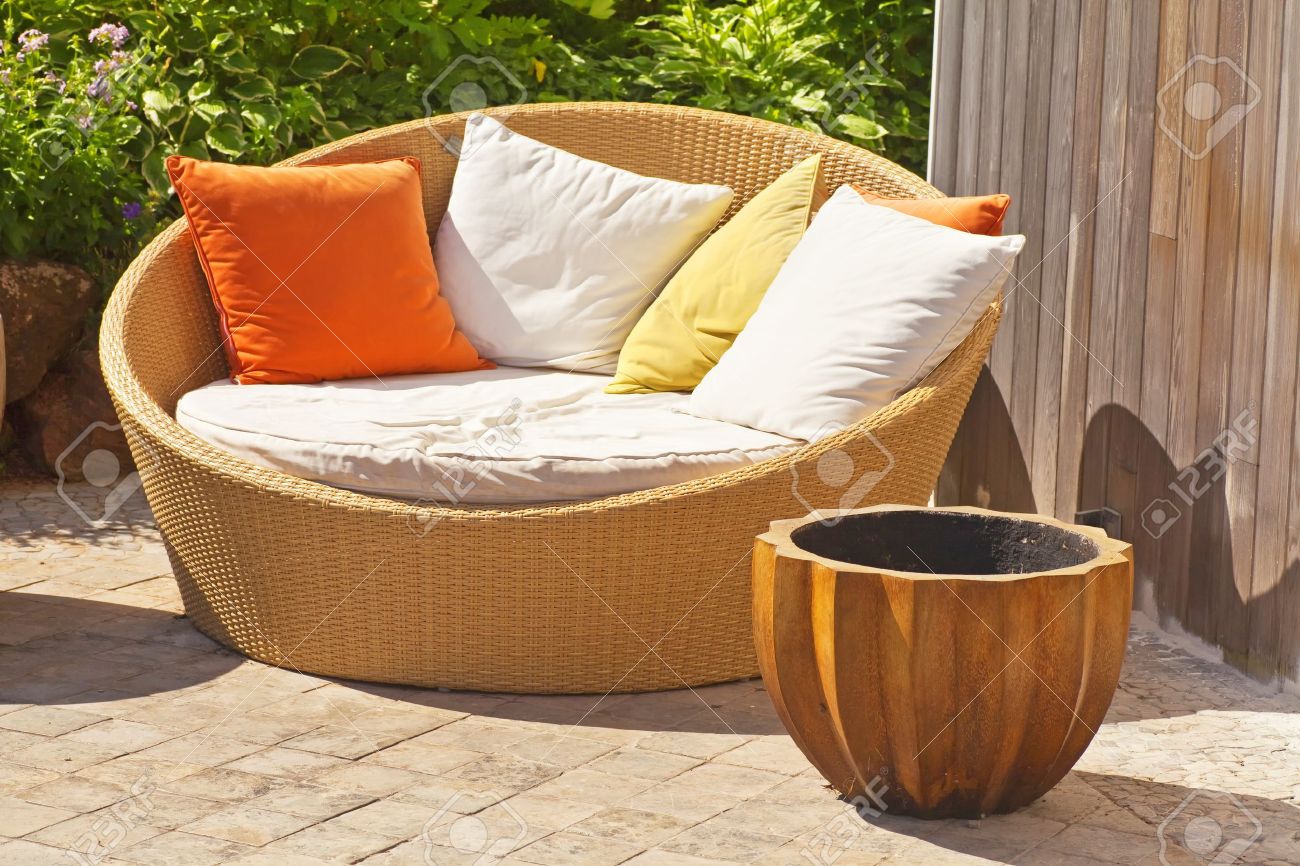 Garden Furniture Love Seat garden furniture stock photos & pictures. royalty free garden Garden Furniture Love Seat garden furniture stock photos & pictures. royalty free garden