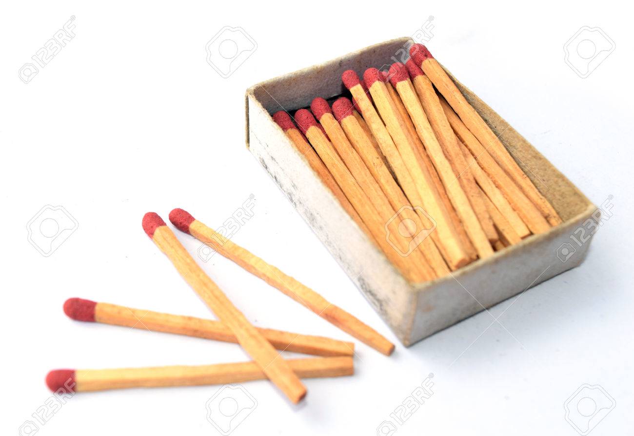 Die Schachtel Streichhölzer Und Die Anderen 4 Ursachen Außerhalb Der Box  Lizenzfreie Fotos, Bilder Und Stock Fotografie. Image 37787815.