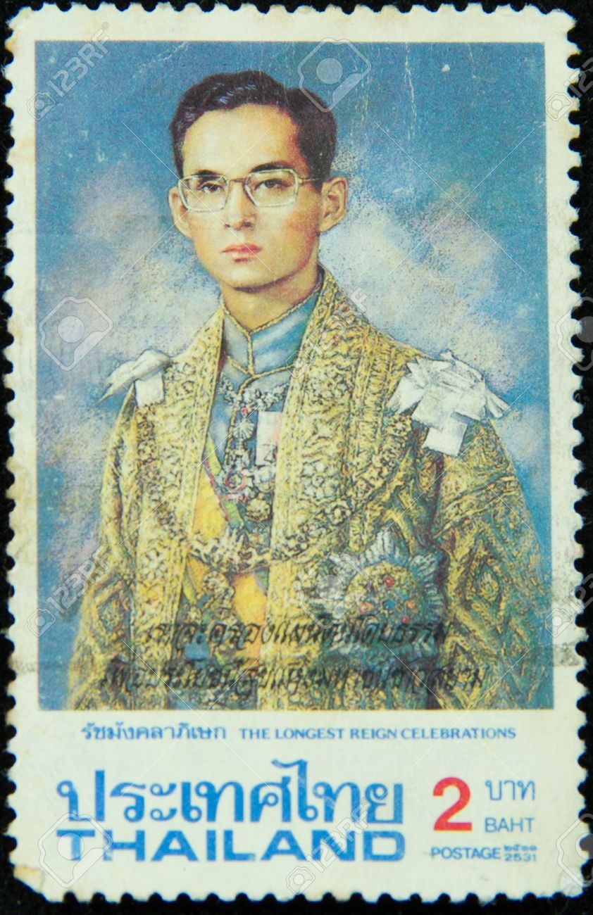 プミポン国王陛下の肖像画 タイでプミポン国王の肖像画が大売れ 需要に追い付かず