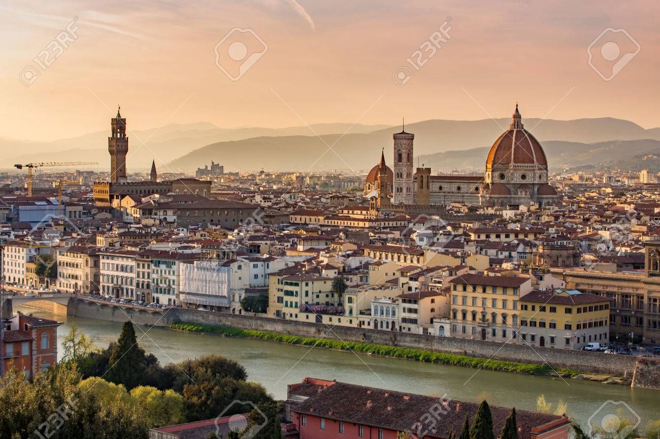 トスカーナ州 イタリアのフィレンツェの街並み の写真素材 画像素材 Image
