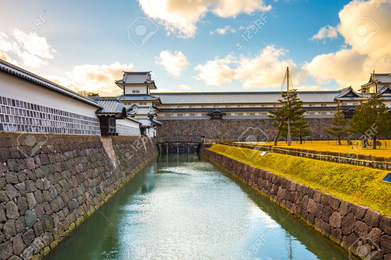 金沢 日本 15 年 2 月 15 日 金沢城は 石川県金沢市の大規模なよく復元された城 それは有名な兼六園に隣接してあります の写真素材 画像素材 Image 金沢 日本 15 年 2 月 15 日 金沢城は 石川県金沢市の大規模なよく復元された城 それは有名な兼六園に隣接してあります の写真素材 画像素材 Image