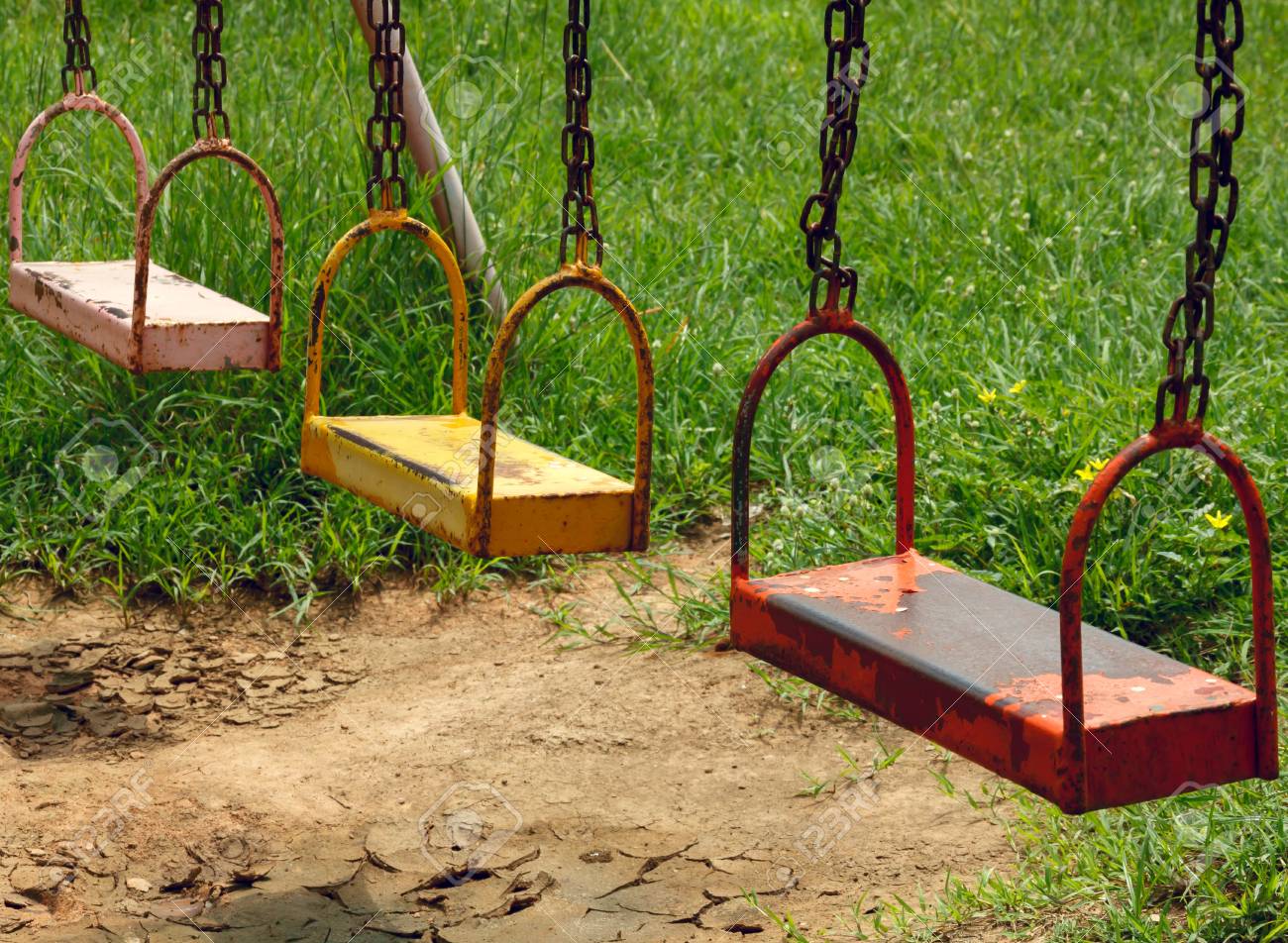 Metall Schaukel Spielgerate Im Freien Lizenzfreie Fotos Bilder Und Stock Fotografie Image 58031877