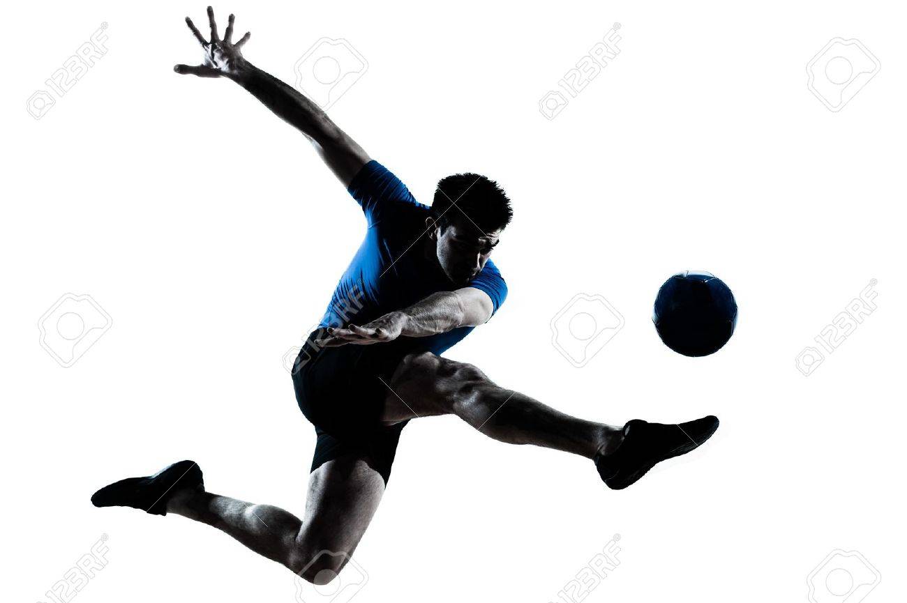 een blanke man vliegen schoppen voetballen voetballer silhouet ineen blanke man vliegen schoppen voetballen voetballer silhouet in studio gećÆsoleerd op witte achtergrond stockfoto