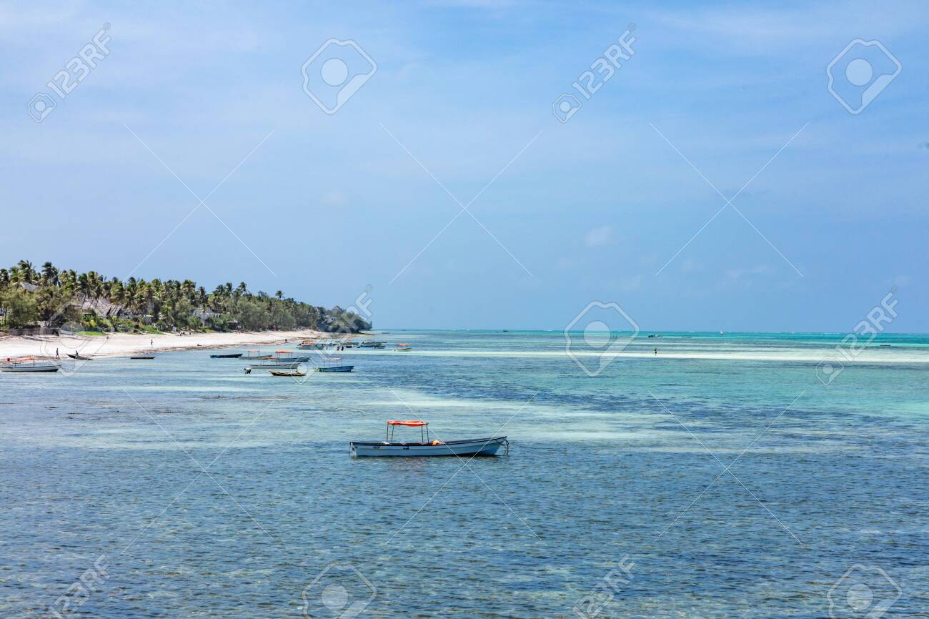ウングジャ別名ザンジバル島タンザニア東アフリカのピンウェビーチ の写真素材 画像素材 Image