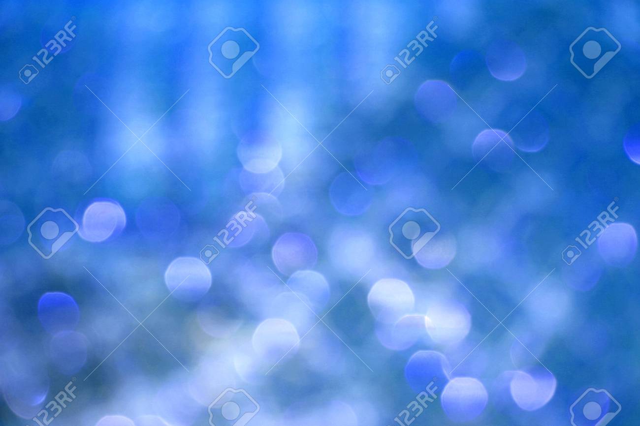 水中の世界のような青の色の多くのハイライトで構成される抽象的な背景 の写真素材 画像素材 Image