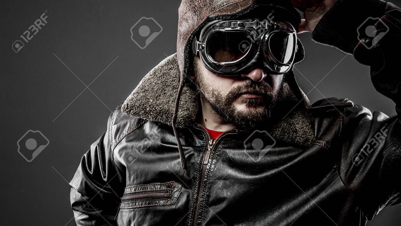 男性パイロット キャップとゴーグル バイク ビンテージ スタイル の