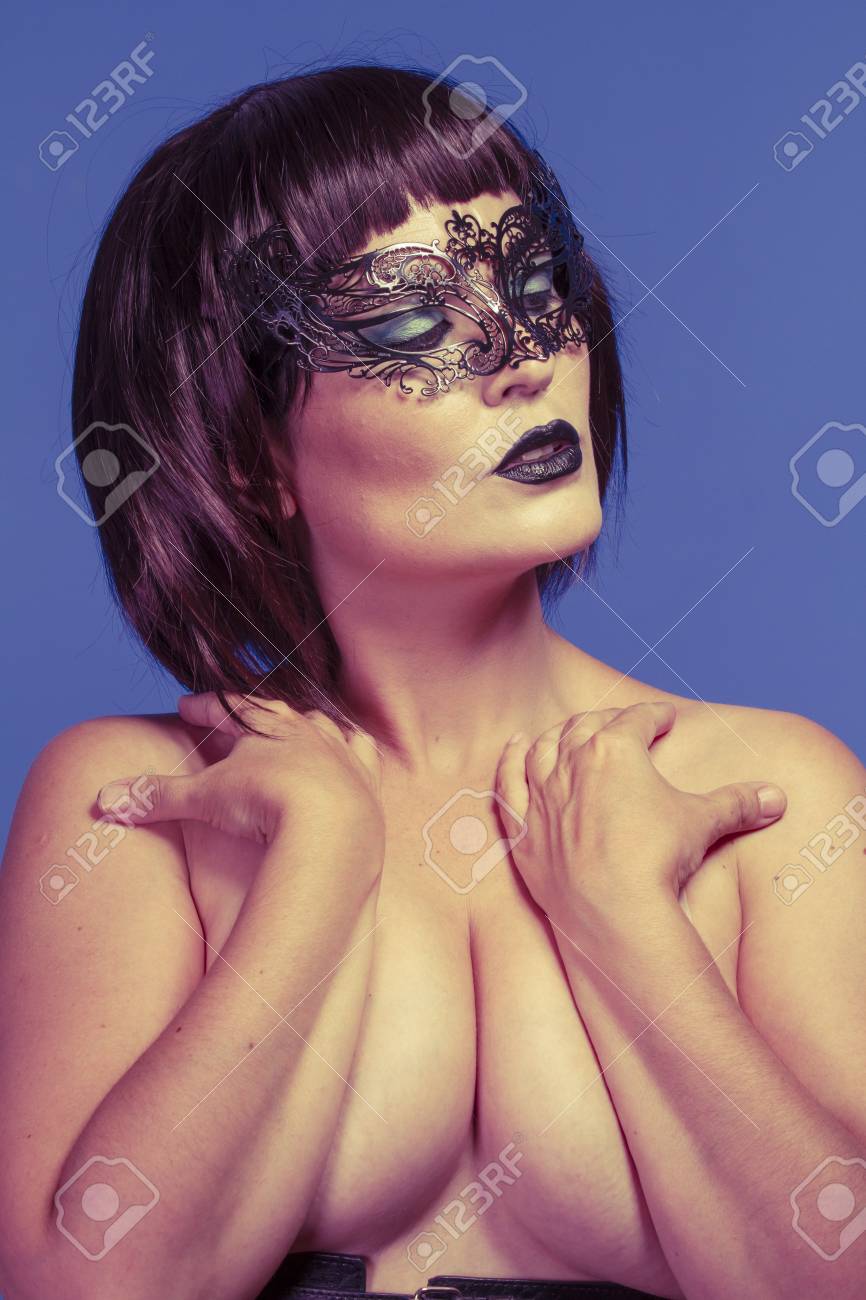 マスク　ヌード 